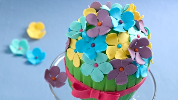 How To: Make Icing Flowers from Cutters