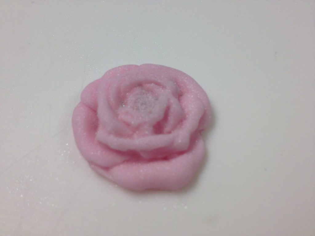 how to make flowers out of ready to roll icing