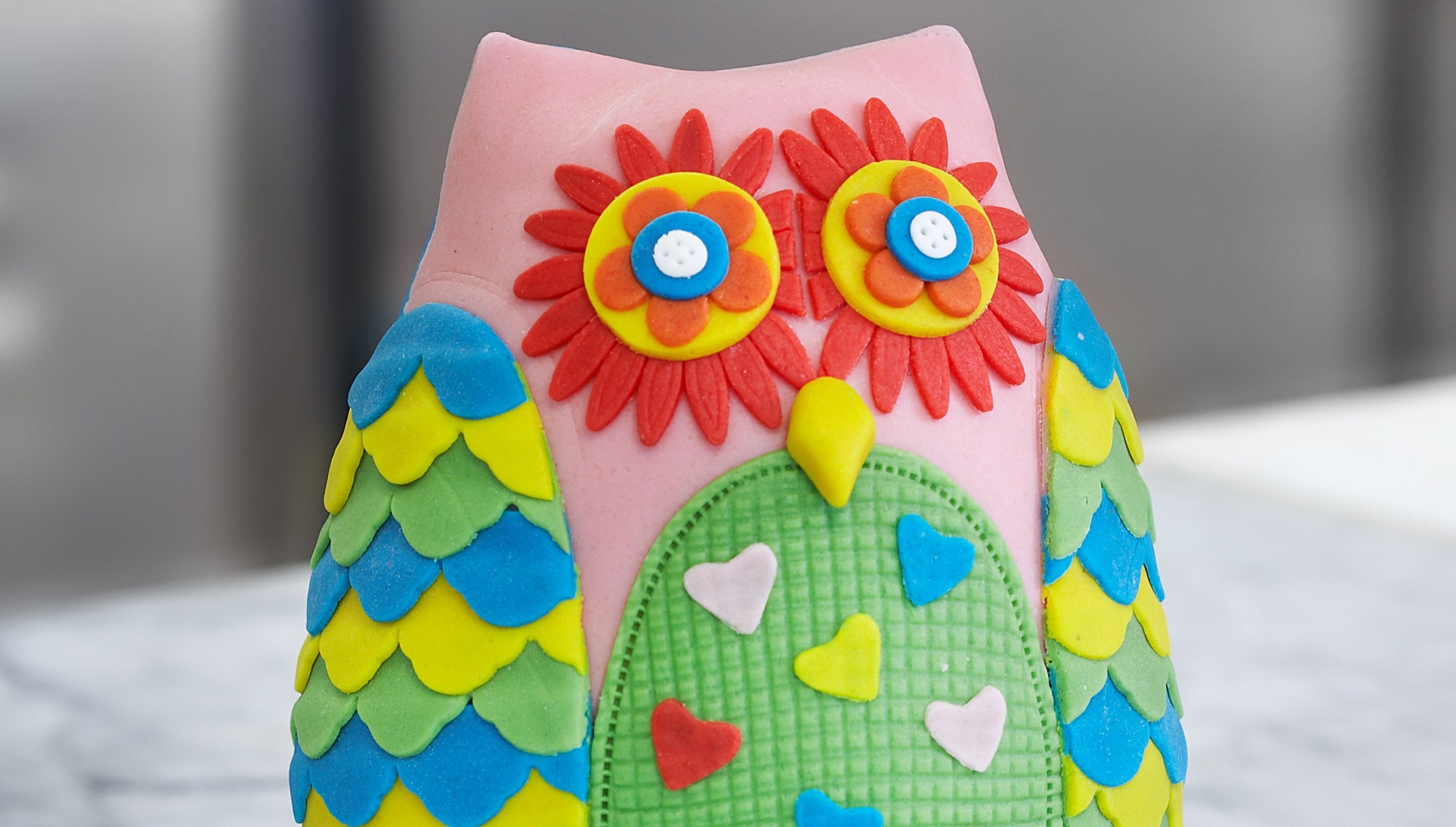 How to decorate an Owl Cake