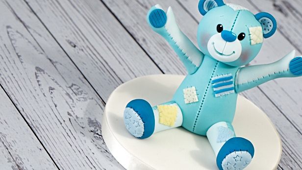 Make a bear and WIN a complete set of Ready to Roll Icing