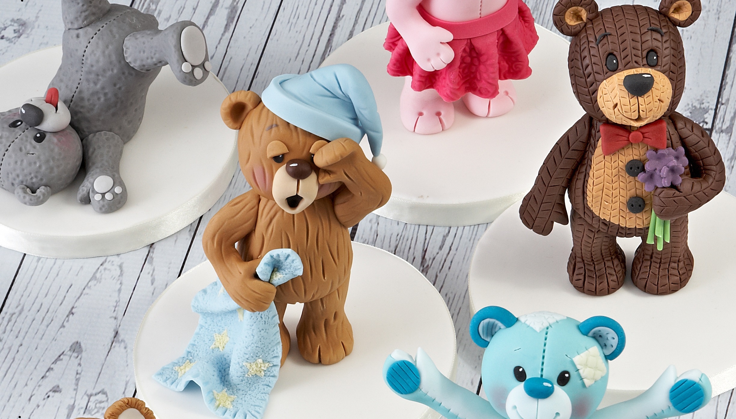 Meet the Renshaw Ready to Roll Icing Bears