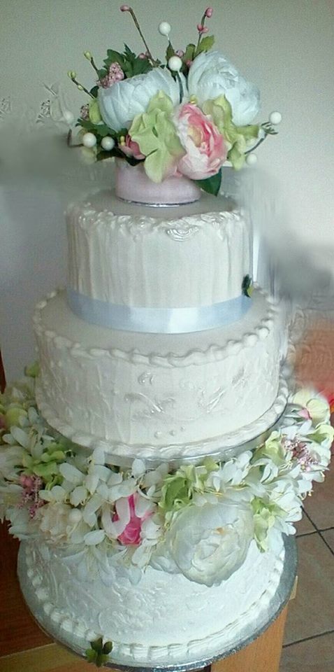 Filagree Wedding Cake